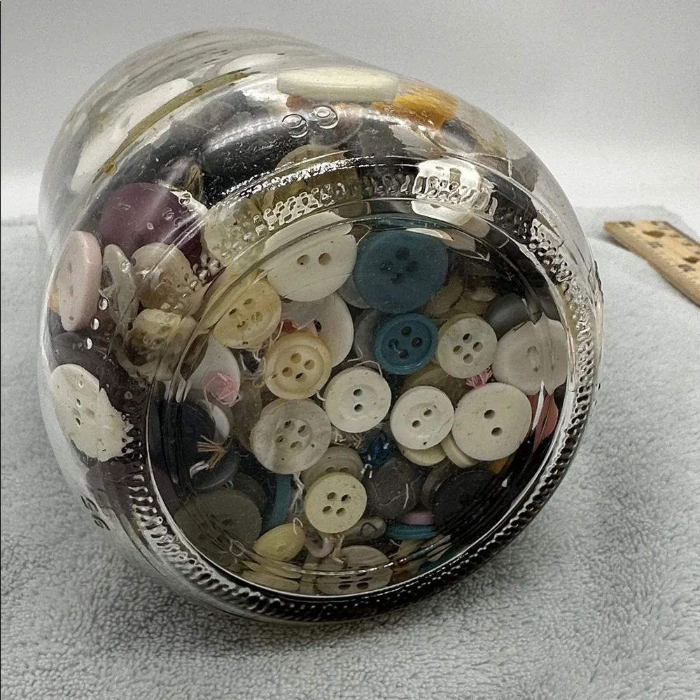 Vintage to Antique Large Jar Mixed Buttons Lot - Picture 6 of 8